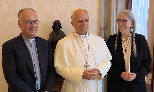 Diszkó a Borromeo Szent Károly tiszteletére emelt katolikus templomban a bécsi Zentralfriedhofban
